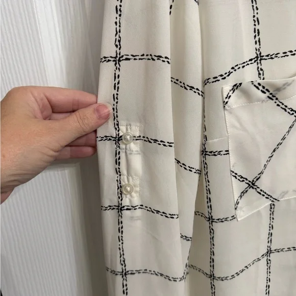 Express Portofino Ivory Black Windowpane Blouse M button up shirt semi sheer - Picture 2 of 7
